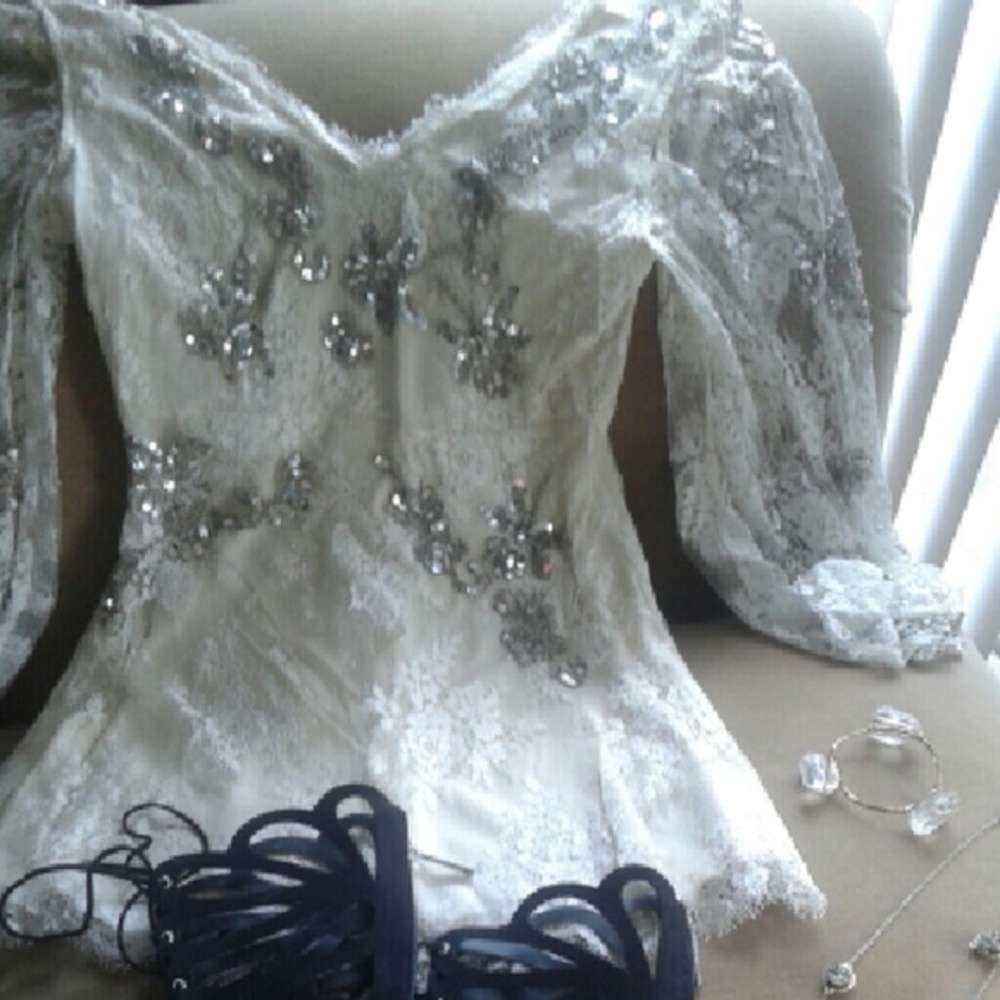 One OF A KIND!! Esquiste Temperley of London Piece..you will STAND OUT!!